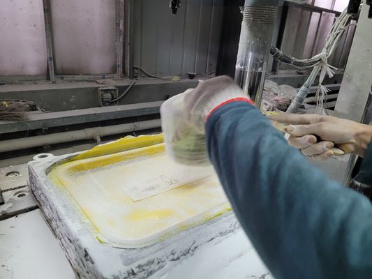 Hợp chất đúc Urea chịu độ ẩm tinh khiết cao cho đồ dùng trên bàn dưới dạng bột trắng